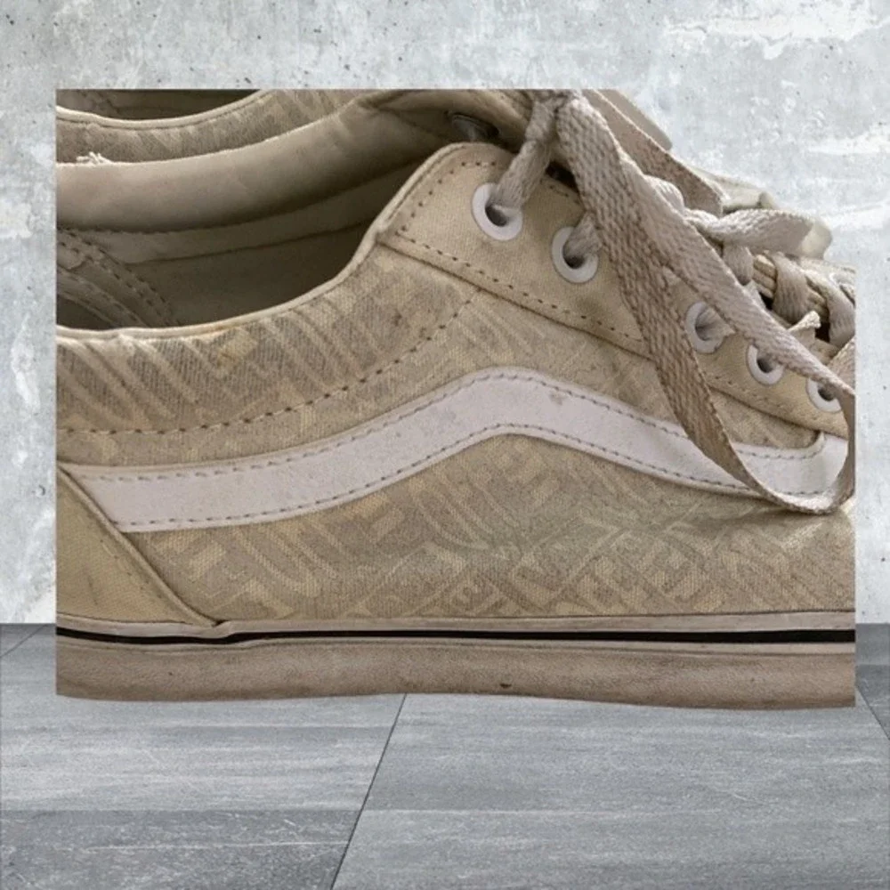 VANS #508731 Mens Sz.13D Good Condition Beige/Wht.